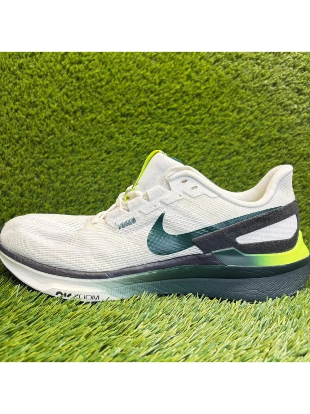 Nike Air Zoom Structure 25 Mens Size 10.5 White Athletic Running Shoes Sneakers